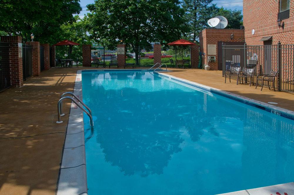 Holiday Inn Express Harrisburg East By Ihg Exterior foto